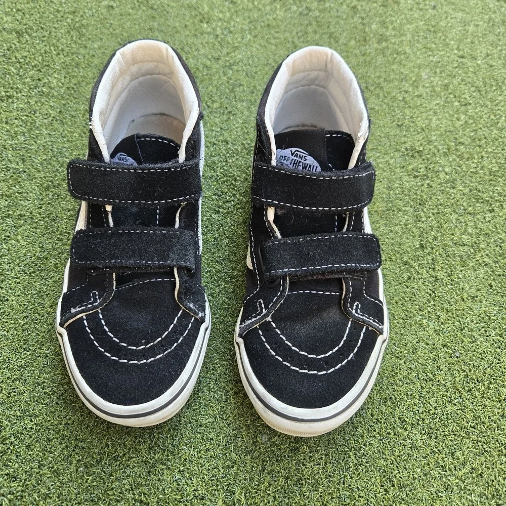 Kids Black Classic Vans Sneakers Strapped Size 1